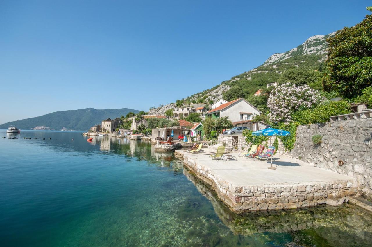 Apartmani Mrsic Risan Exterior foto
